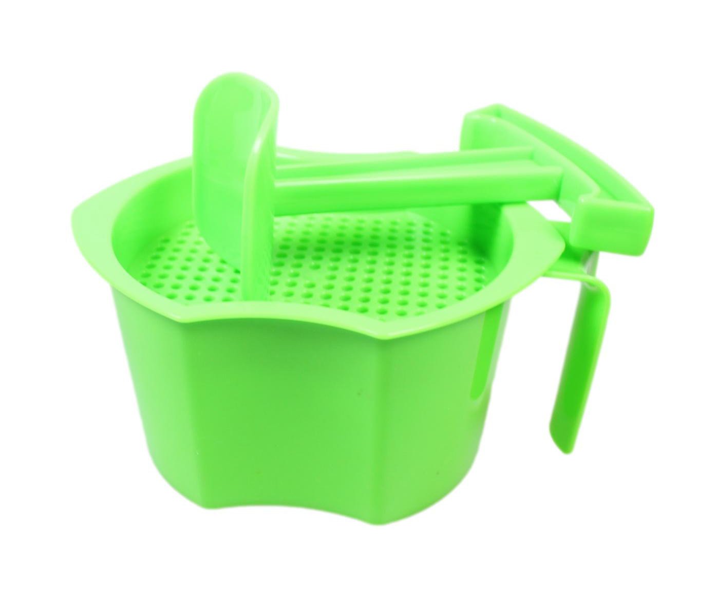 Plastic Juicing Machine Designed for Fruit and Vegetables 22.5 x 11cm 6620 (Parcel Rate)