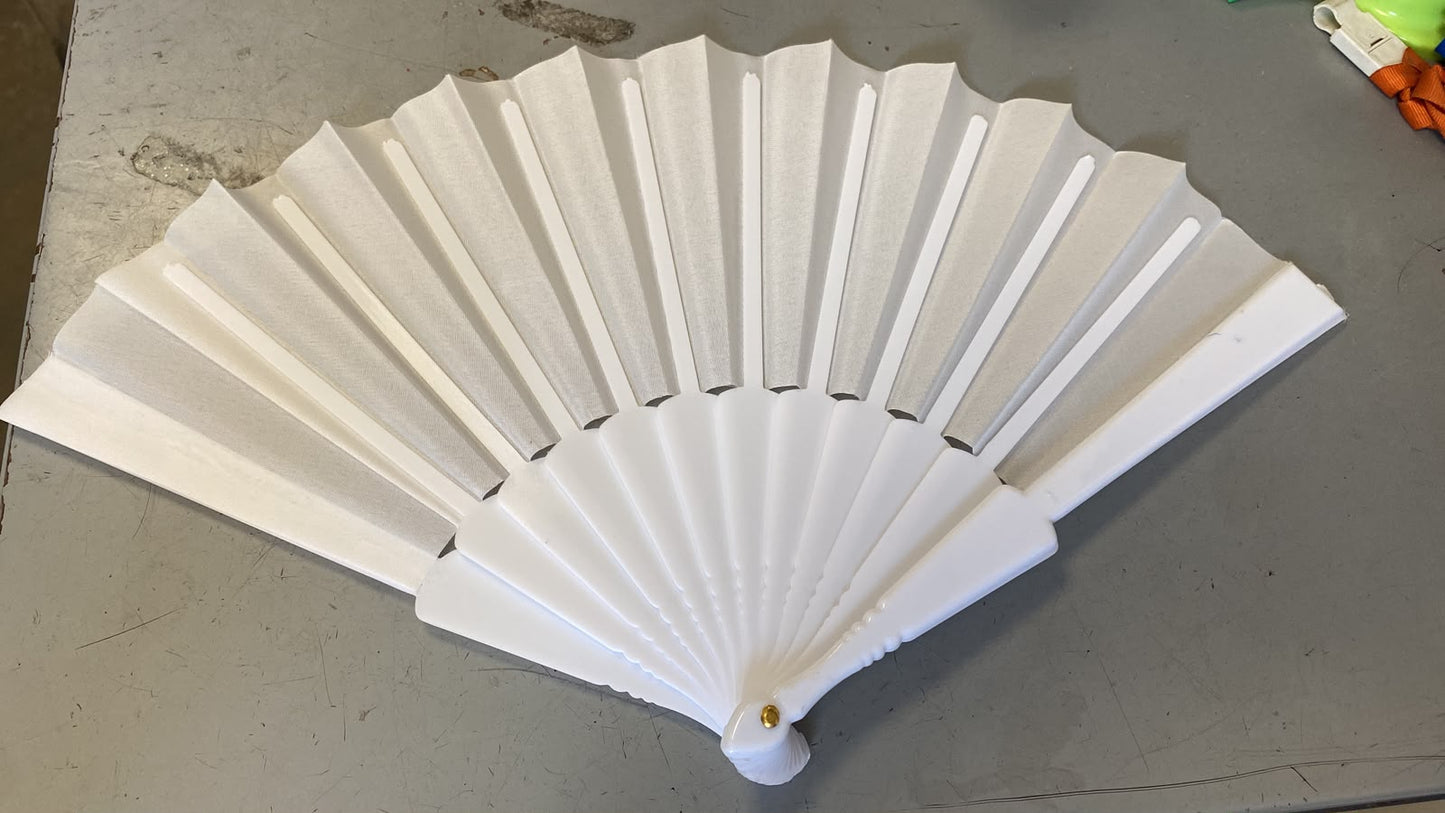 White Fan 8181 closed24x3x3cm open24x3x42cm 50g
